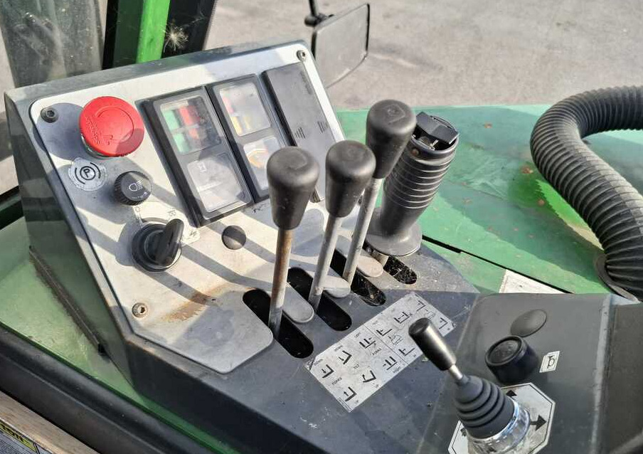 Combilift C3000CB - 4-way reach truck: picture 5 Combilift C3000CB - 4-way reach truck: picture 5