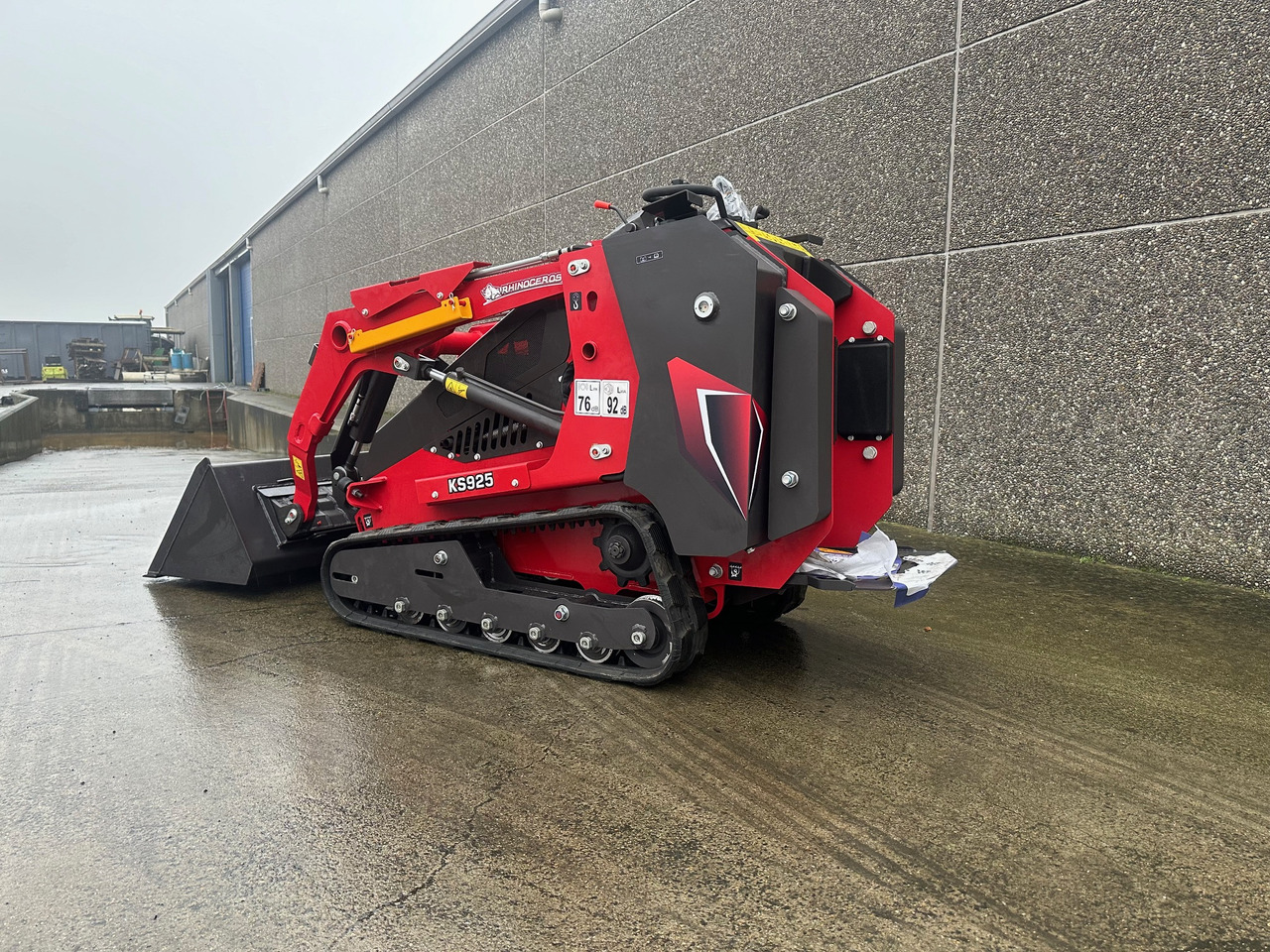 Rhinoceros KS925 - Skid steer loader: picture 2 Rhinoceros KS925 - Skid steer loader: picture 2