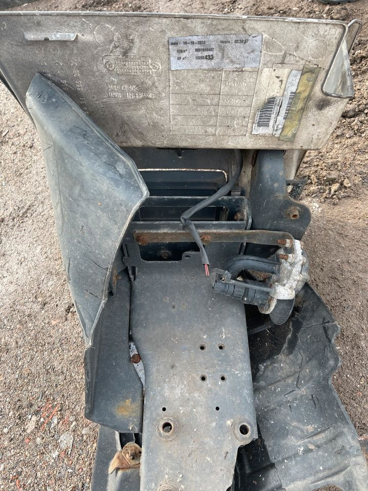 ACTROS MP4 Einstieg Unten Links A9616661601 - Footstep for Truck: picture 2 ACTROS MP4 Einstieg Unten Links A9616661601 - Footstep for Truck: picture 2