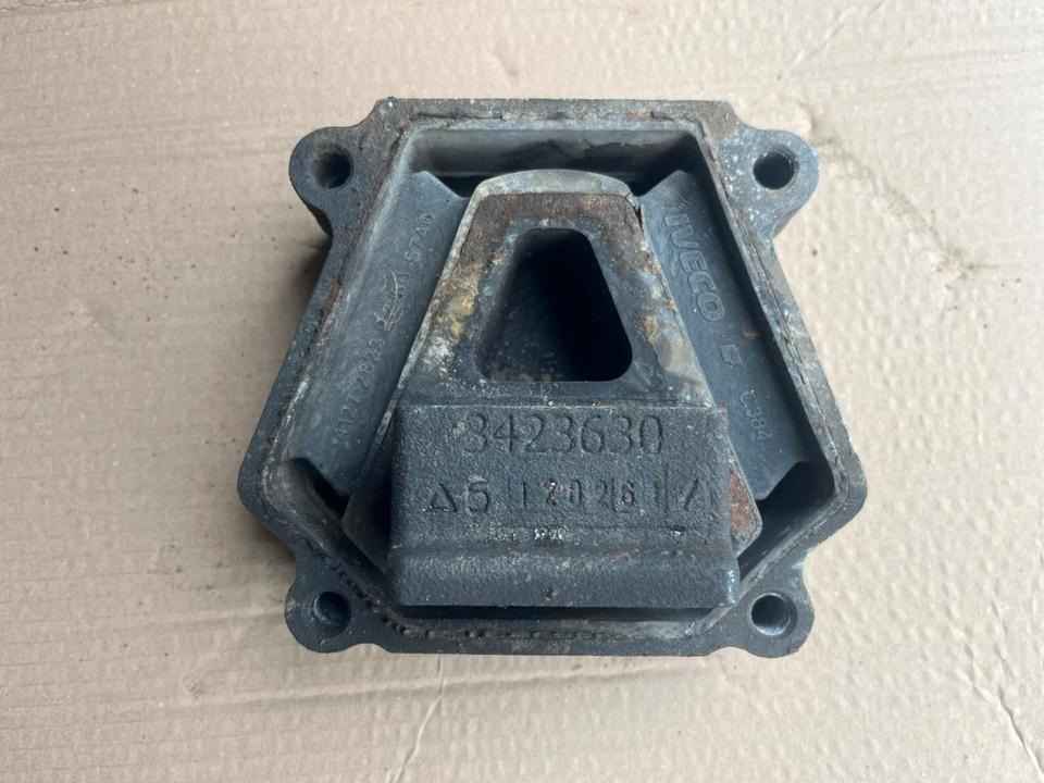 IVECO Stralis 450 Motorlager Motorhalter 3423630 - Engine bearing for Truck: picture 1 IVECO Stralis 450 Motorlager Motorhalter 3423630 - Engine bearing for Truck: picture 1