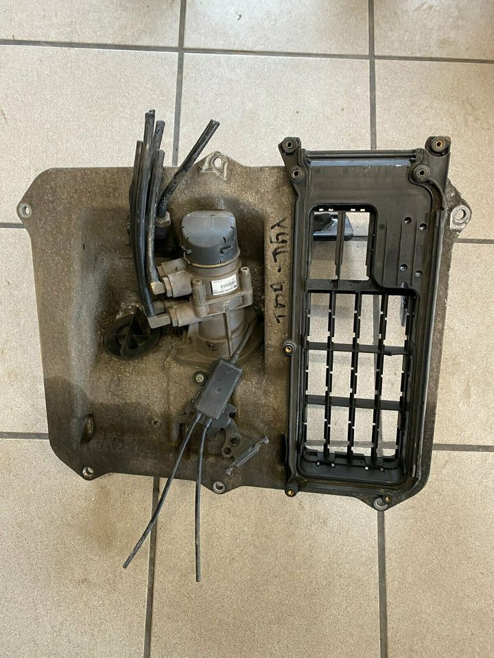 MAN TGA TGX Fußbremsventil 81259706103 Knorr Bremse 81521306298 - Brake valve for Truck: picture 1 MAN TGA TGX Fußbremsventil 81259706103 Knorr Bremse 81521306298 - Brake valve for Truck: picture 1
