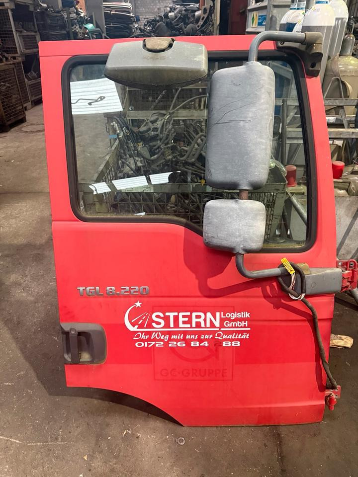 MAN TGL Beifahrertür Rot Spiegel Innenverkleidung - Door and parts for Truck: picture 1 MAN TGL Beifahrertür Rot Spiegel Innenverkleidung - Door and parts for Truck: picture 1