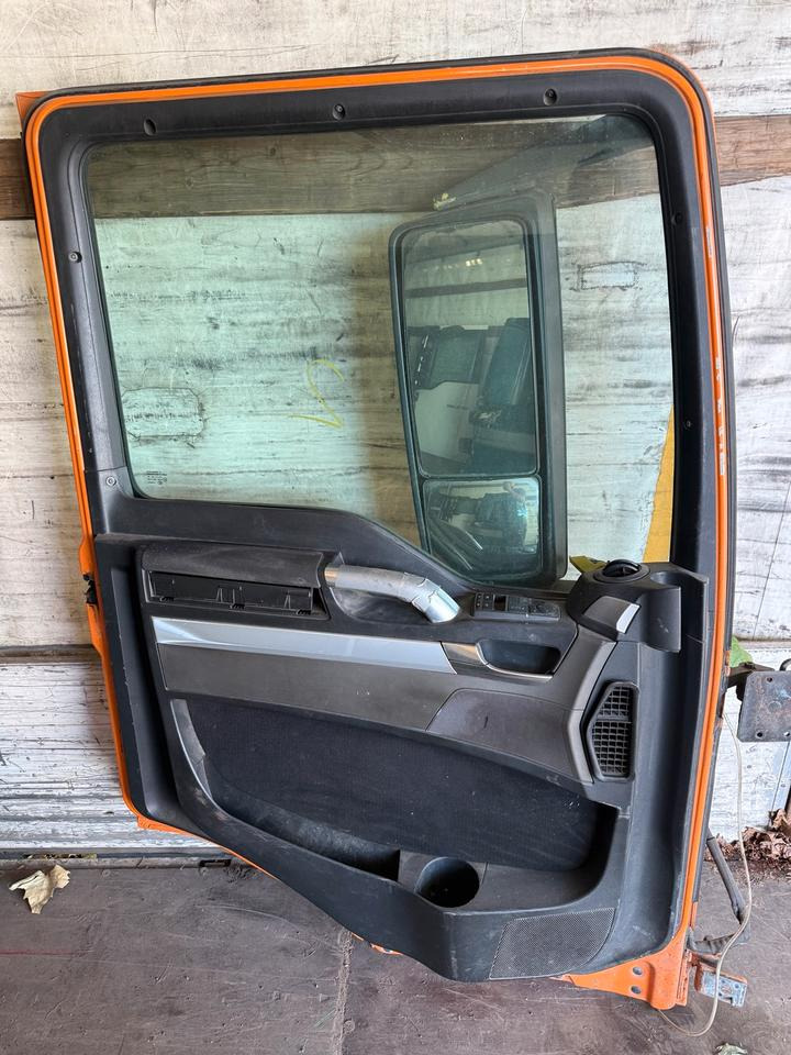 MAN TGS EU6 Fahrertür Orange Spiegel Innenverkleidung LN 79 - Door and parts for Truck: picture 2 MAN TGS EU6 Fahrertür Orange Spiegel Innenverkleidung LN 79 - Door and parts for Truck: picture 2