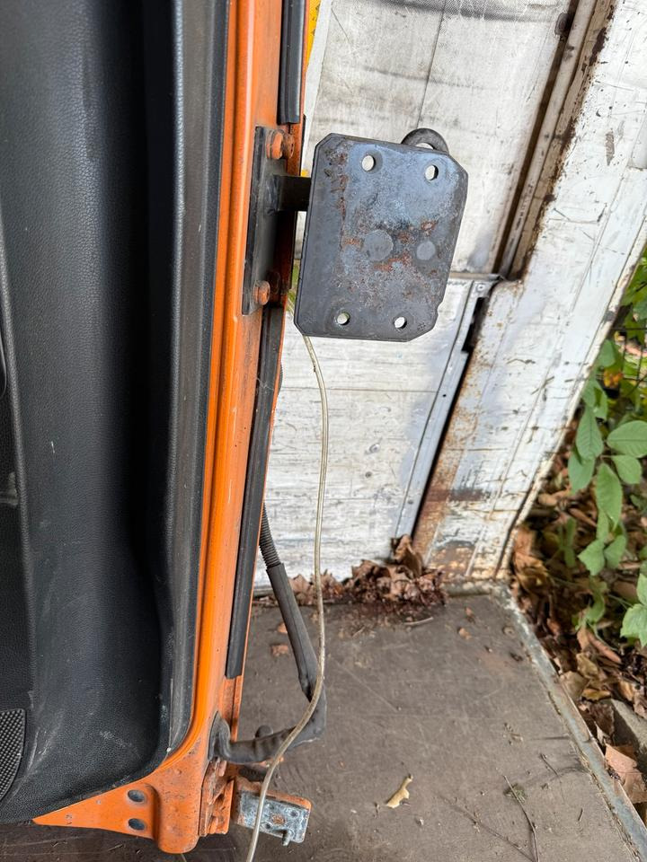 MAN TGS EU6 Fahrertür Orange Spiegel Innenverkleidung LN 79 - Door and parts for Truck: picture 3 MAN TGS EU6 Fahrertür Orange Spiegel Innenverkleidung LN 79 - Door and parts for Truck: picture 3