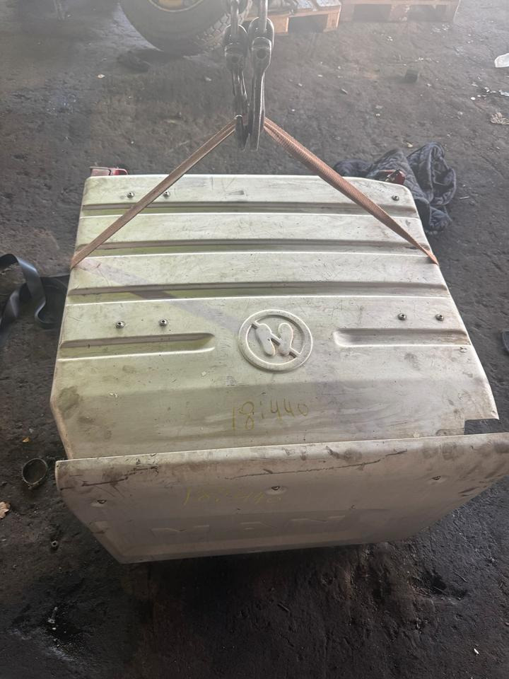 MAN TGX EU6 Auspuff Katalysator 81.151036125 - Exhaust system for Truck: picture 1 MAN TGX EU6 Auspuff Katalysator 81.151036125 - Exhaust system for Truck: picture 1