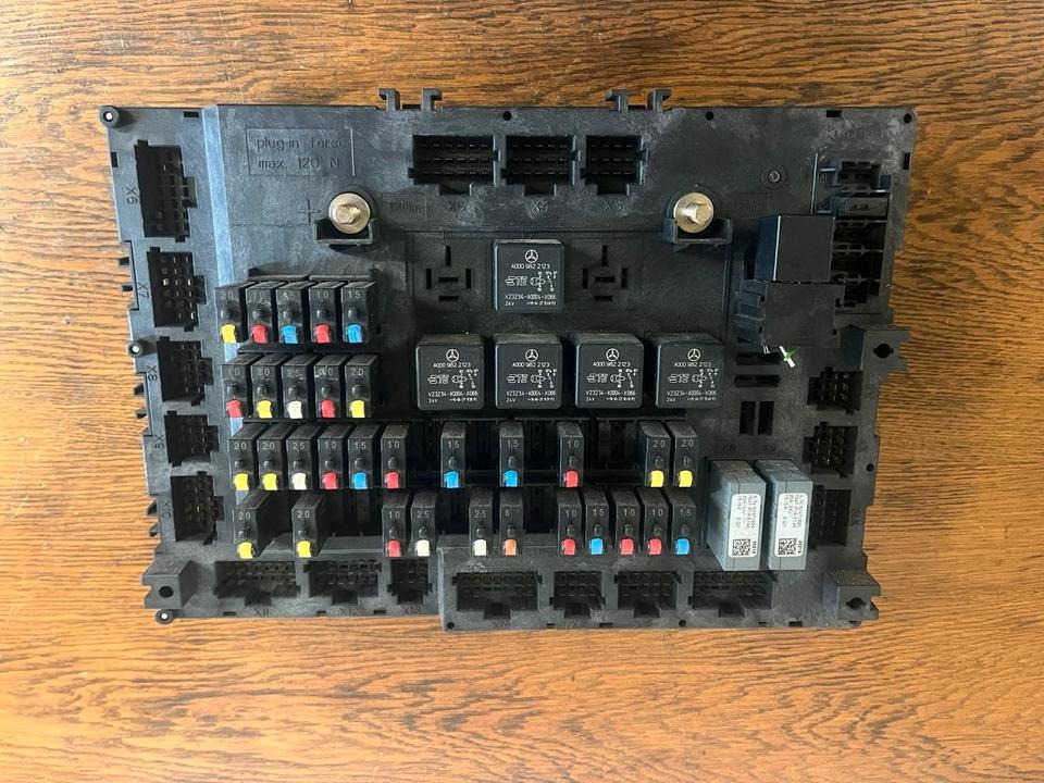 Mercedes Actros MP4 Single-SAM Sicherungskasten A0014463658 - Fuse for Truck: picture 2 Mercedes Actros MP4 Single-SAM Sicherungskasten A0014463658 - Fuse for Truck: picture 2