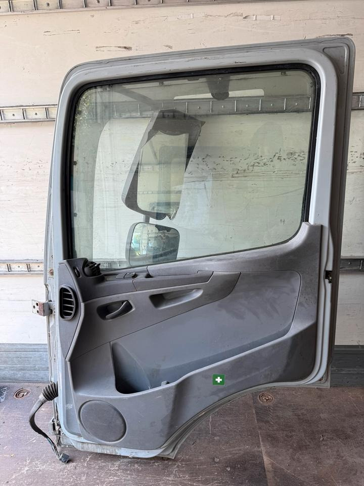 Mercedes Atego 2 Beifahrertür Grau Spiegel Innenverkleidung LN 70 - Door and parts for Truck: picture 2 Mercedes Atego 2 Beifahrertür Grau Spiegel Innenverkleidung LN 70 - Door and parts for Truck: picture 2