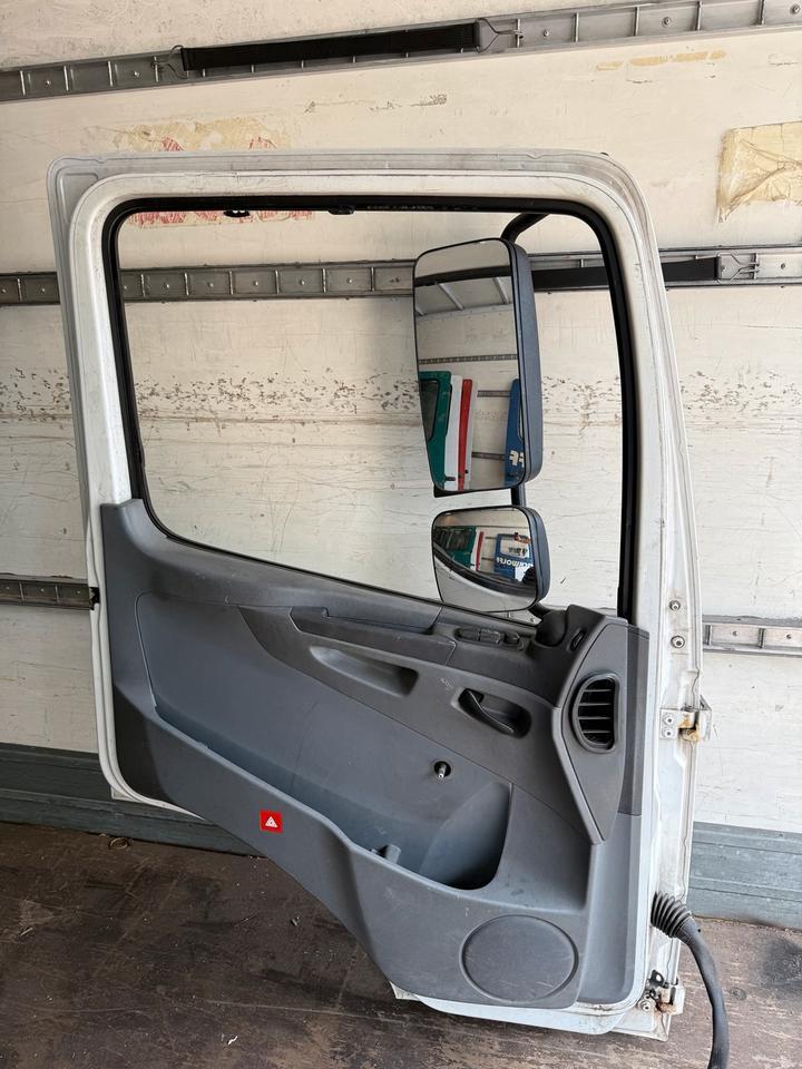 Mercedes Atego 2 Fahrertür Weiße Spiegel Innenverkleidung LN 72 - Door and parts for Truck: picture 2 Mercedes Atego 2 Fahrertür Weiße Spiegel Innenverkleidung LN 72 - Door and parts for Truck: picture 2