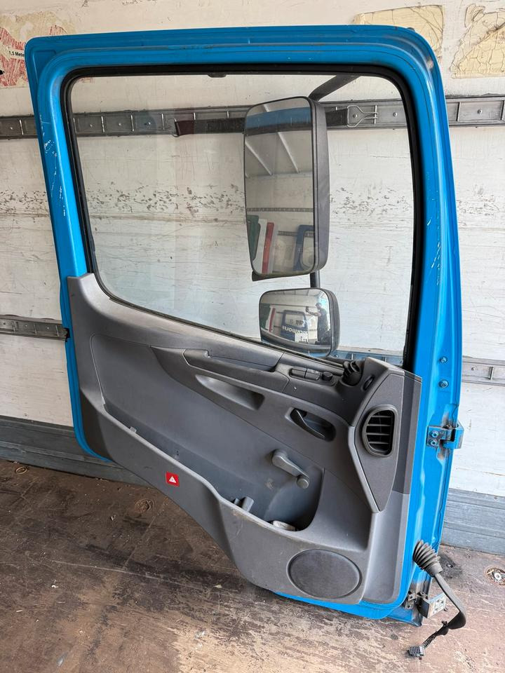Mercedes Atego Fahrertür Blau Spiegel Innenverkleidung LN 73 - Door and parts for Truck: picture 2 Mercedes Atego Fahrertür Blau Spiegel Innenverkleidung LN 73 - Door and parts for Truck: picture 2