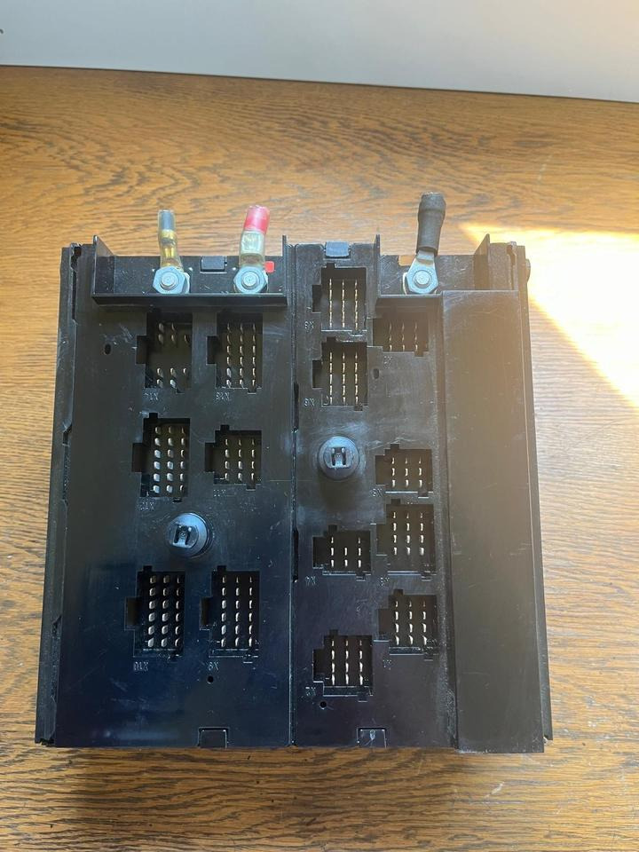 Mercedes Atego Sicherungskasten (Zentralelektrik) A0015433615 - Fuse for Truck: picture 4 Mercedes Atego Sicherungskasten (Zentralelektrik) A0015433615 - Fuse for Truck: picture 4