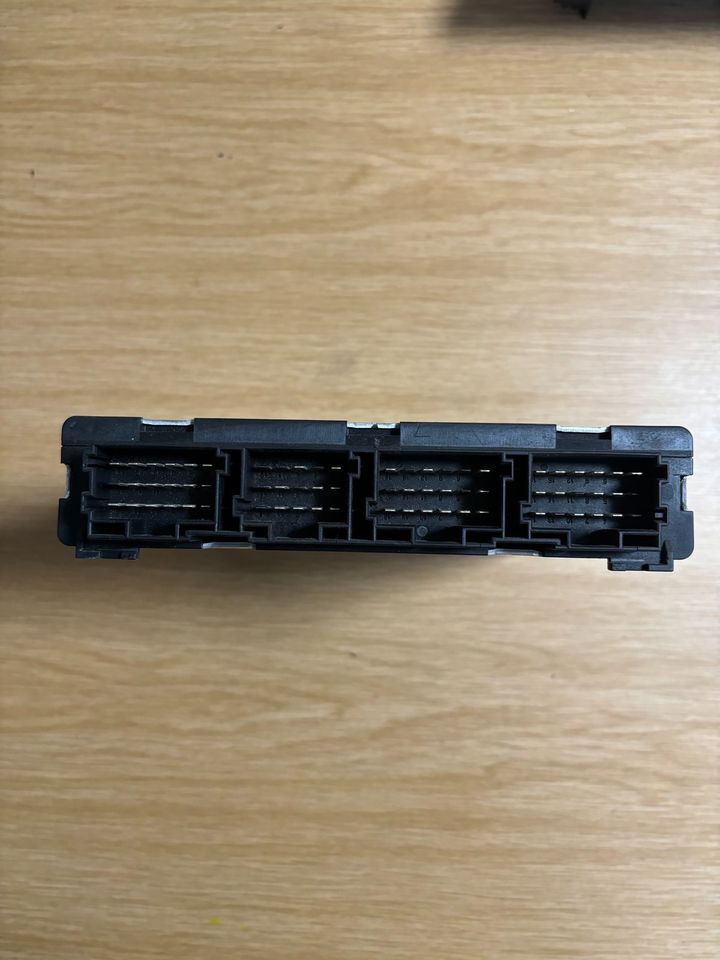 Mercedes Atego VDO Elektronik FMR Steuergerät A0004464502 - ECU for Truck: picture 3 Mercedes Atego VDO Elektronik FMR Steuergerät A0004464502 - ECU for Truck: picture 3