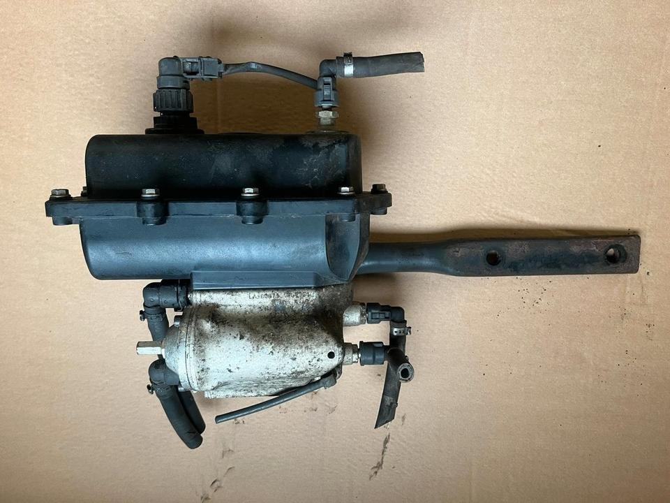 Mercedes-Benz Actros Atego EU4 EU5 AdBlue Pumpe A0001400978 - Fuel pump for Truck: picture 1 Mercedes-Benz Actros Atego EU4 EU5 AdBlue Pumpe A0001400978 - Fuel pump for Truck: picture 1