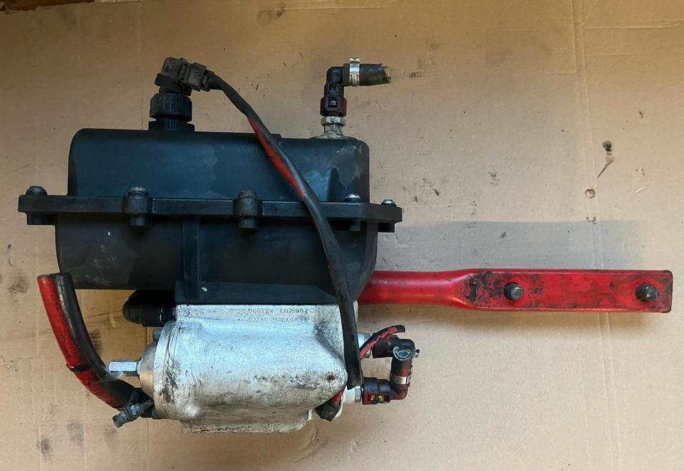 Mercedes-Benz Actros Atego EU4 EU5 AdBlue Pumpe A0001401578 - Fuel pump for Truck: picture 3 Mercedes-Benz Actros Atego EU4 EU5 AdBlue Pumpe A0001401578 - Fuel pump for Truck: picture 3