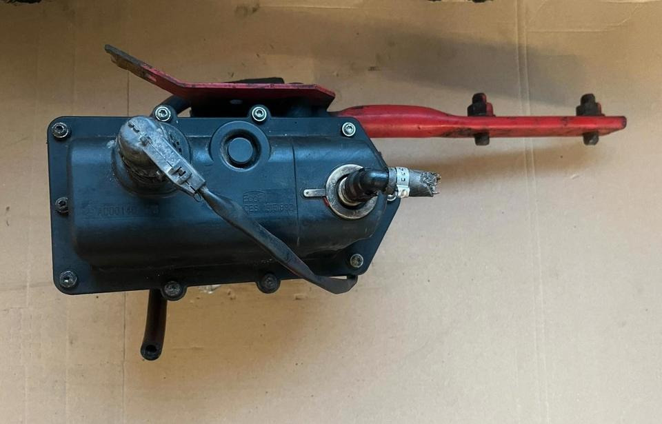 Mercedes-Benz Actros Atego EU4 EU5 AdBlue Pumpe A0001401578 - Fuel pump for Truck: picture 1 Mercedes-Benz Actros Atego EU4 EU5 AdBlue Pumpe A0001401578 - Fuel pump for Truck: picture 1