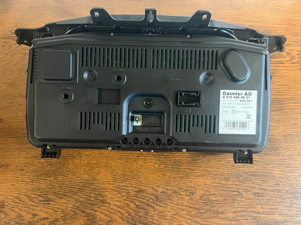 Mercedes Benz Actros MP4 Kombiinstrument / Tacho A0104464621 - Dashboard for Truck: picture 3 Mercedes Benz Actros MP4 Kombiinstrument / Tacho A0104464621 - Dashboard for Truck: picture 3