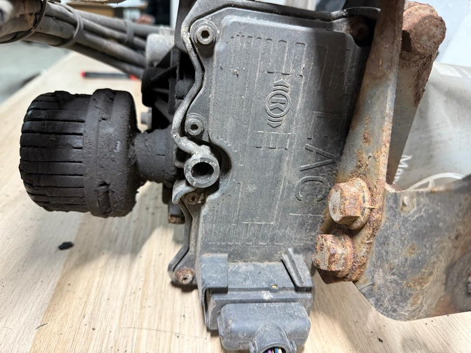 Mercedes KNORR-BREMSE Lufttrockner A0014461764 K102143 - Brake accessory for Truck: picture 5 Mercedes KNORR-BREMSE Lufttrockner A0014461764 K102143 - Brake accessory for Truck: picture 5