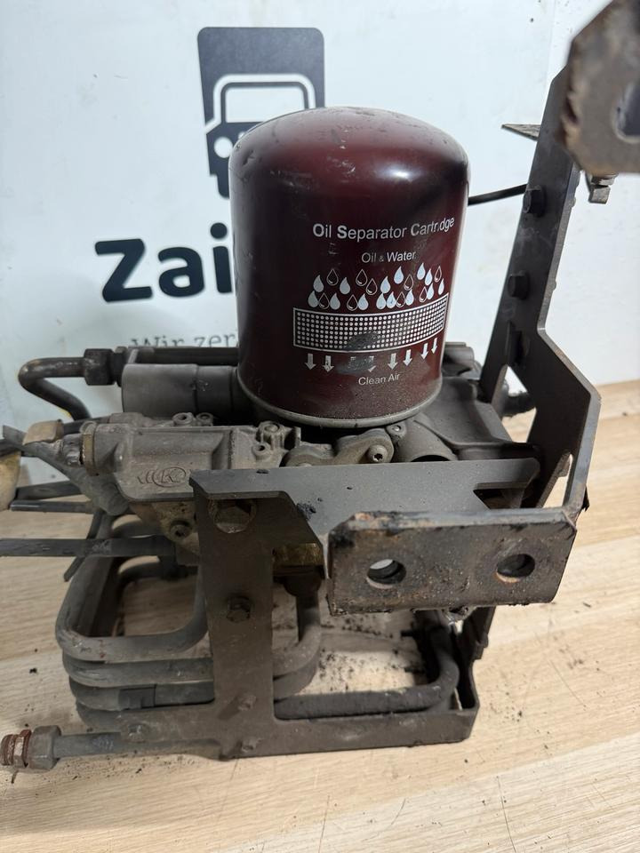 Mercedes KNORR-BREMSE LufttrocknerA0014465564 K138265 - Brake accessory for Truck: picture 4 Mercedes KNORR-BREMSE LufttrocknerA0014465564 K138265 - Brake accessory for Truck: picture 4