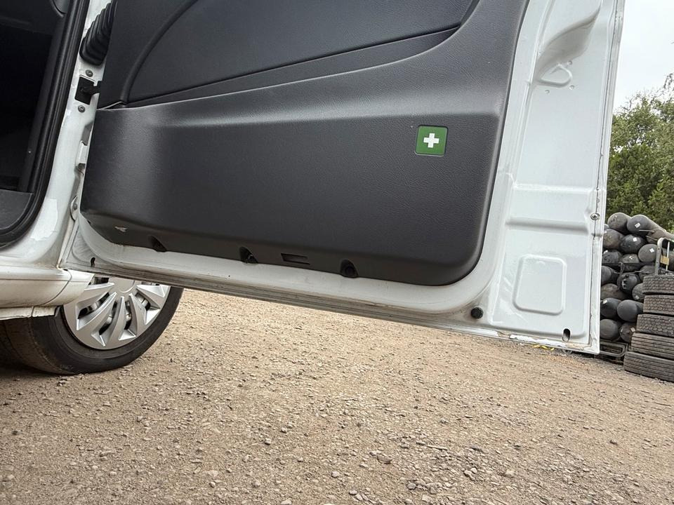Mercedes VITO Beifahrertür Rechts komplett BJ 2012 - Door and parts for Van: picture 4 Mercedes VITO Beifahrertür Rechts komplett BJ 2012 - Door and parts for Van: picture 4