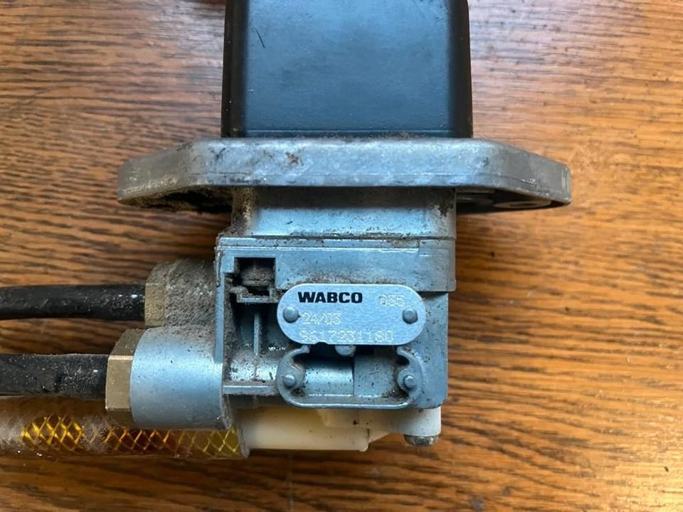 MAN Bremsventil Feststellbremse Handbremsventil 9617231180 - Spare parts: picture 2 MAN Bremsventil Feststellbremse Handbremsventil 9617231180 - Spare parts: picture 2