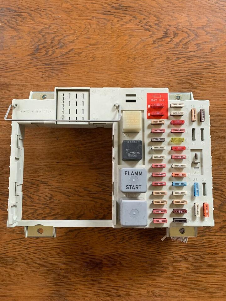 MAN TGS Sicherungskasten 81.25444.6074 - Spare parts: picture 1 MAN TGS Sicherungskasten 81.25444.6074 - Spare parts: picture 1