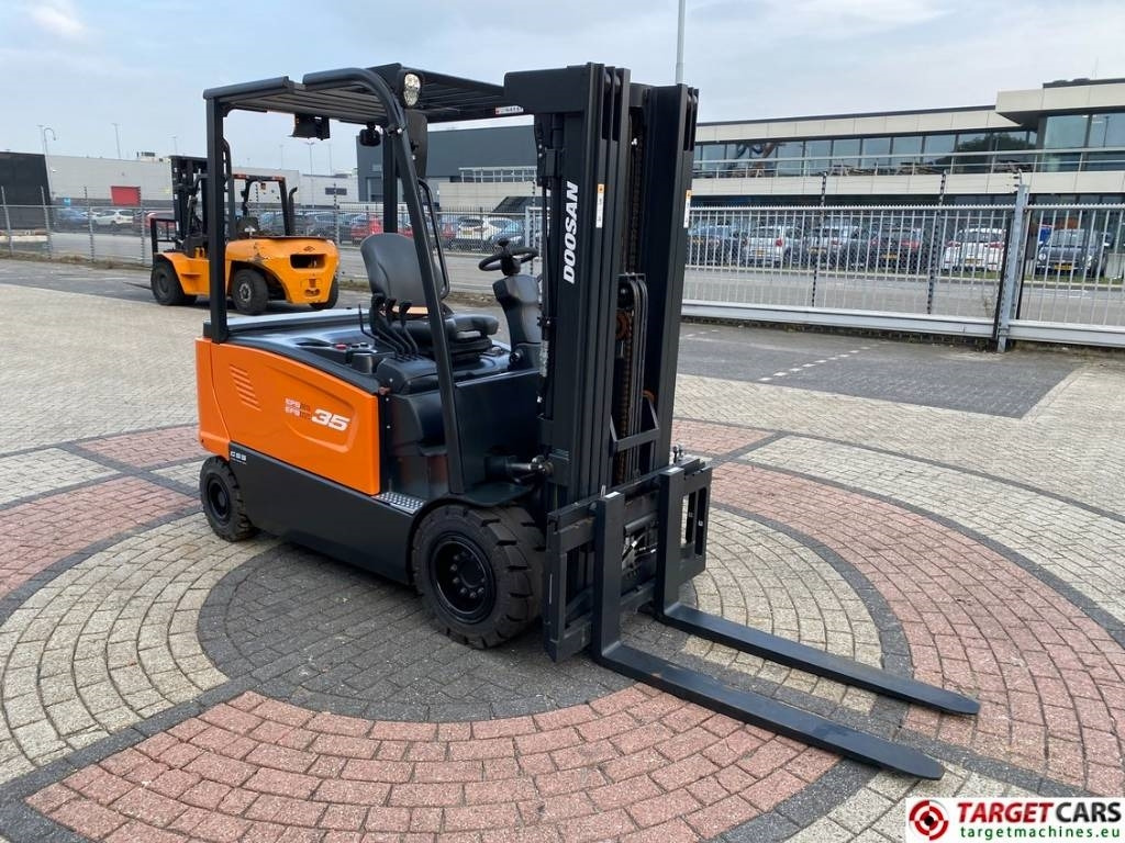 Doosan B35X-7 Electric Forklift 3.5T Triplex-438cm Unused - Electric forklift: picture 2 Doosan B35X-7 Electric Forklift 3.5T Triplex-438cm Unused - Electric forklift: picture 2