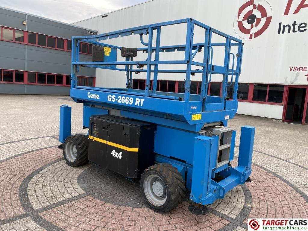 Genie GS-2669RT Diesel 4x4 Scissor Work Lift 1000cm - Scissor lift: picture 4 Genie GS-2669RT Diesel 4x4 Scissor Work Lift 1000cm - Scissor lift: picture 4