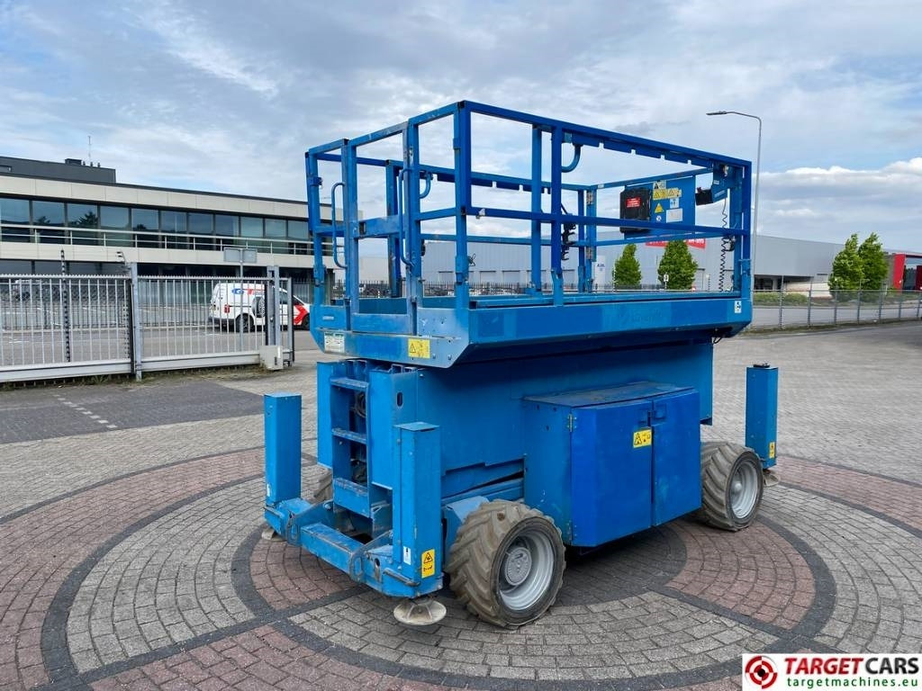 Genie GS-4069DC Electric 4x4 Scissor Work Lift 1412cm - Scissor lift: picture 3 Genie GS-4069DC Electric 4x4 Scissor Work Lift 1412cm - Scissor lift: picture 3