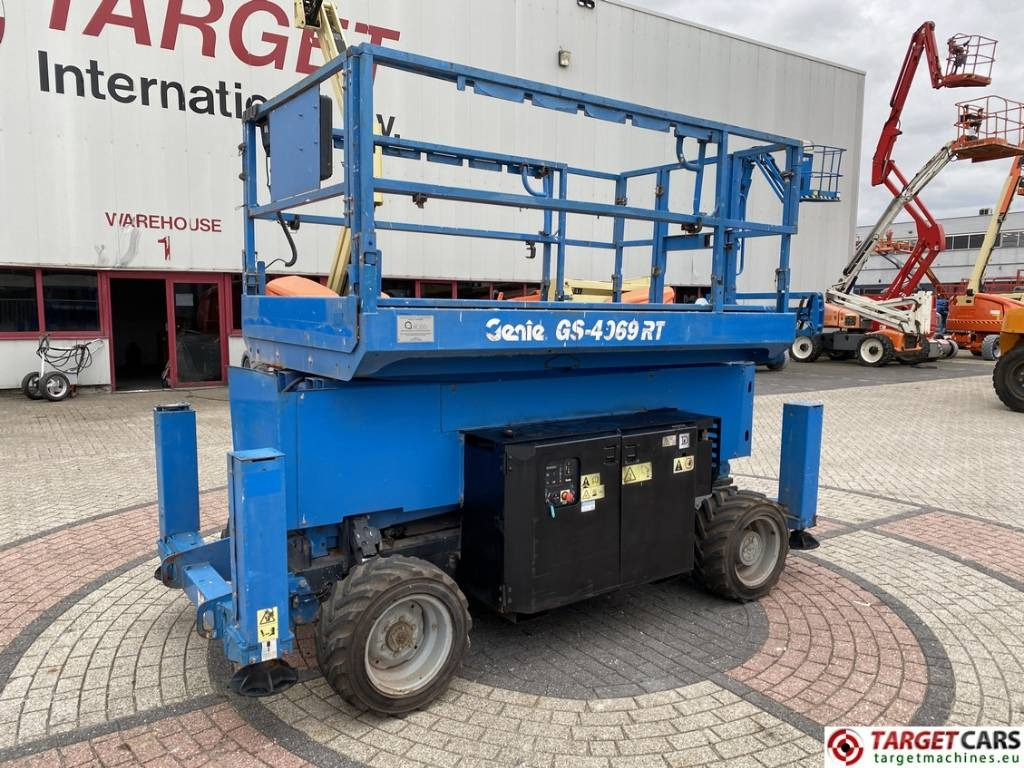 Genie GS-4069RT Diesel 4x4 Scissor Work Lift 1412cm - Scissor lift: picture 1 Genie GS-4069RT Diesel 4x4 Scissor Work Lift 1412cm - Scissor lift: picture 1