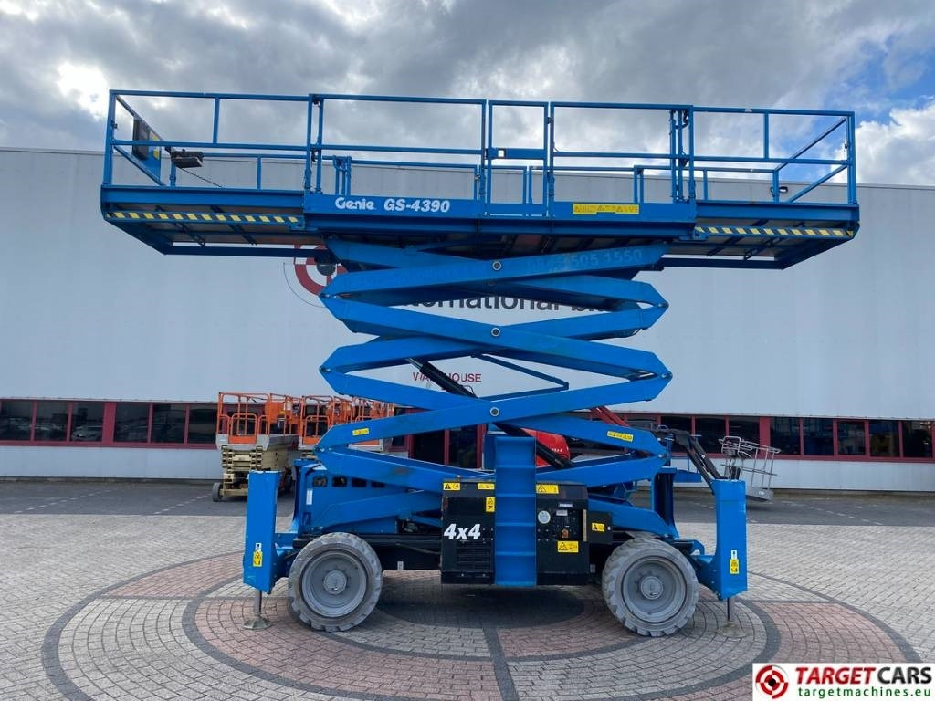 Scissor lift Genie GS-4390 RT LPG Scissor 4x4 Work Lift 1511cm: picture 5