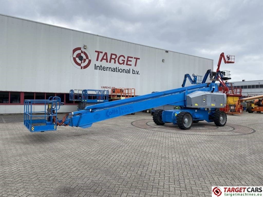 Genie S-100HD Articulated 4x4x4 Diesel Boom Lift 3248cm - Telescopic boom: picture 1 Genie S-100HD Articulated 4x4x4 Diesel Boom Lift 3248cm - Telescopic boom: picture 1