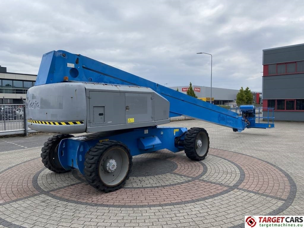 Genie S-100HD Articulated 4x4x4 Diesel Boom Lift 3248cm - Telescopic boom: picture 3 Genie S-100HD Articulated 4x4x4 Diesel Boom Lift 3248cm - Telescopic boom: picture 3