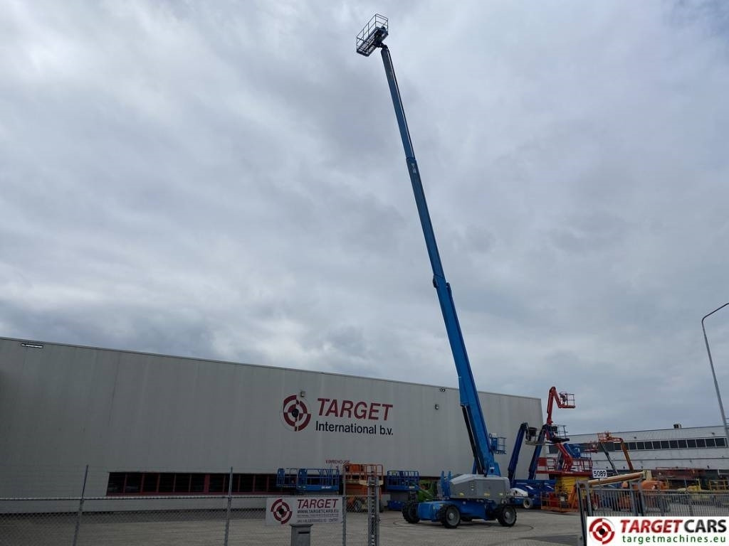 Genie S-100HD Articulated 4x4x4 Diesel Boom Lift 3248cm - Telescopic boom: picture 5 Genie S-100HD Articulated 4x4x4 Diesel Boom Lift 3248cm - Telescopic boom: picture 5