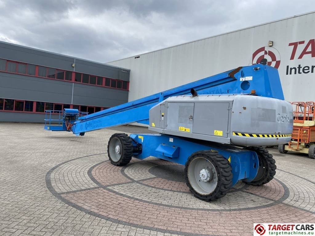 Genie S-100HD Articulated 4x4x4 Diesel Boom Lift 3248cm - Telescopic boom: picture 4 Genie S-100HD Articulated 4x4x4 Diesel Boom Lift 3248cm - Telescopic boom: picture 4