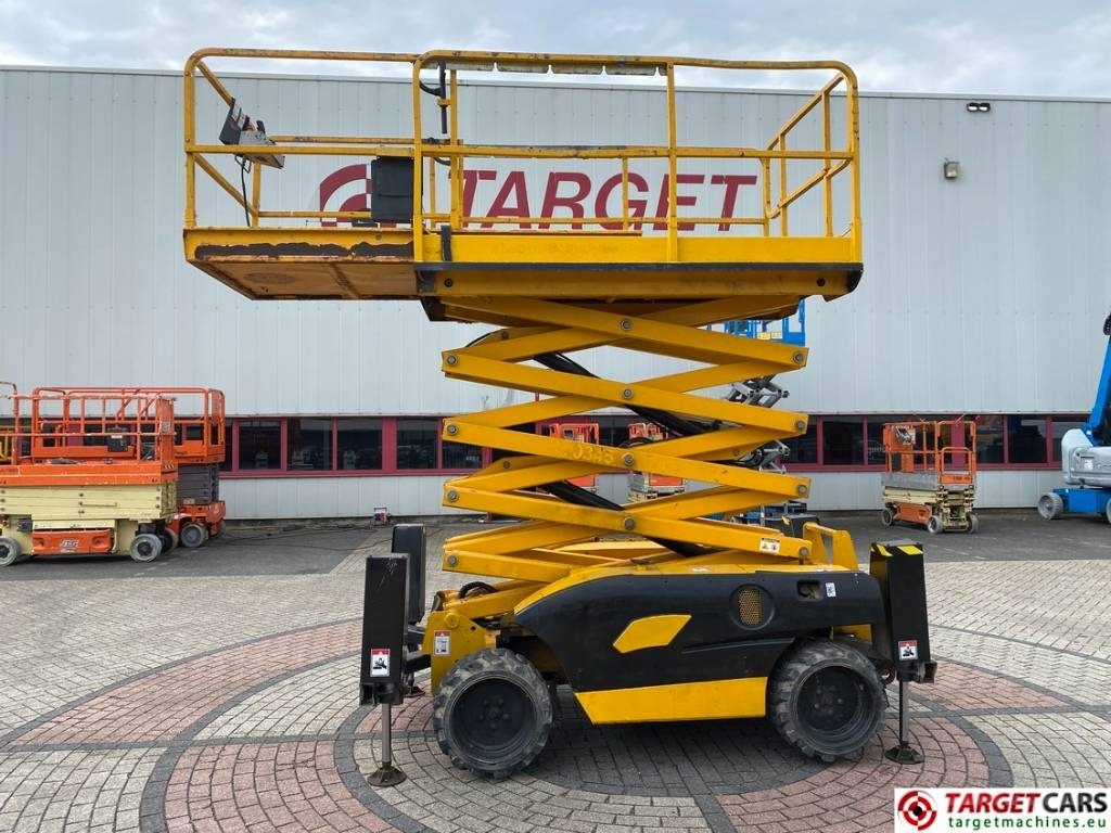 Haulotte Compact 12DX Diesel 4x4 Scissor Work Lift 1206cm - Scissor lift: picture 5 Haulotte Compact 12DX Diesel 4x4 Scissor Work Lift 1206cm - Scissor lift: picture 5