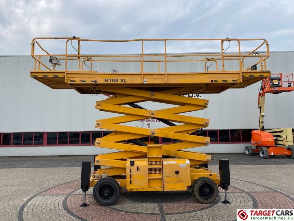 Haulotte H18SXL Diesel 4x4 Scissor Work Lift 1800cm - Scissor lift: picture 5 Haulotte H18SXL Diesel 4x4 Scissor Work Lift 1800cm - Scissor lift: picture 5