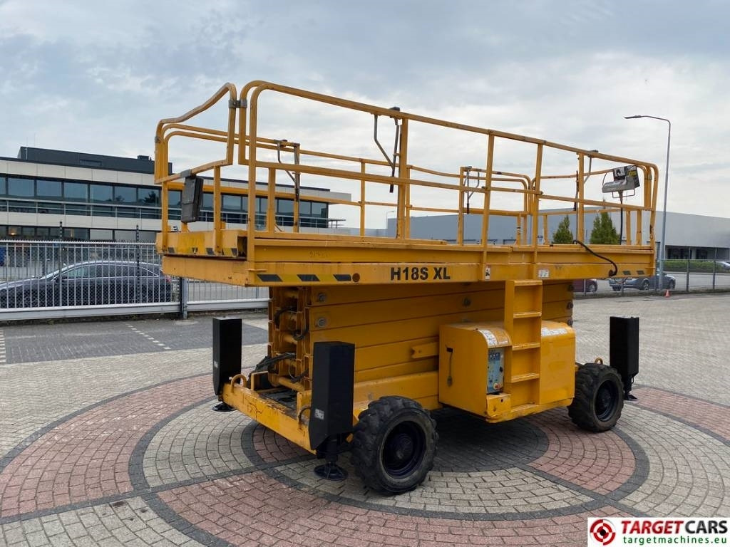 Haulotte H18SXL Diesel 4x4 Scissor Work Lift 1800cm - Scissor lift: picture 3 Haulotte H18SXL Diesel 4x4 Scissor Work Lift 1800cm - Scissor lift: picture 3