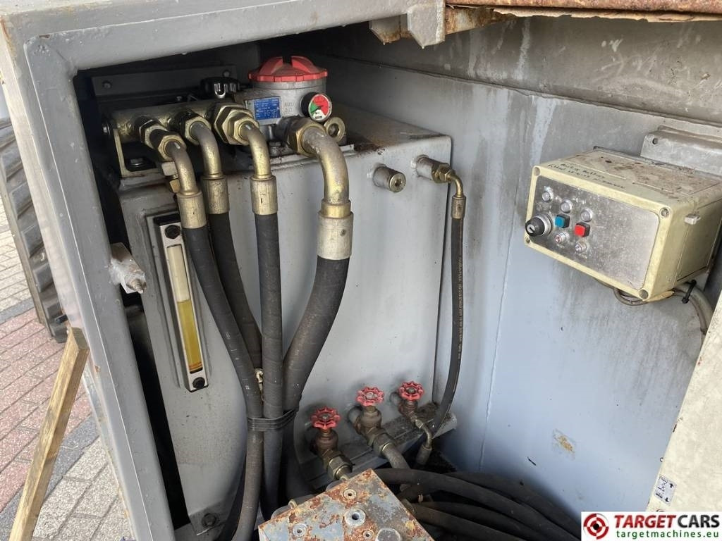 Scissor lift Holland Lift Combistar M-250DL27 diesel scissor worklift 27.20M: picture 17 Scissor lift Holland Lift Combistar M-250DL27 diesel scissor worklift 27.20M: picture 17