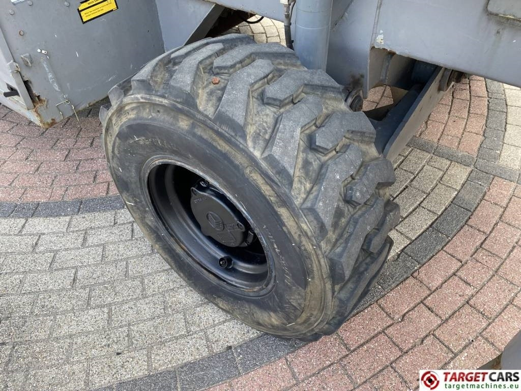 Scissor lift Holland Lift Combistar M-250DL27 diesel scissor worklift 27.20M: picture 23 Scissor lift Holland Lift Combistar M-250DL27 diesel scissor worklift 27.20M: picture 23