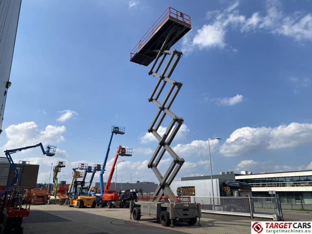 Scissor lift Holland Lift Combistar M-250DL27 diesel scissor worklift 27.20M: picture 48 Scissor lift Holland Lift Combistar M-250DL27 diesel scissor worklift 27.20M: picture 48