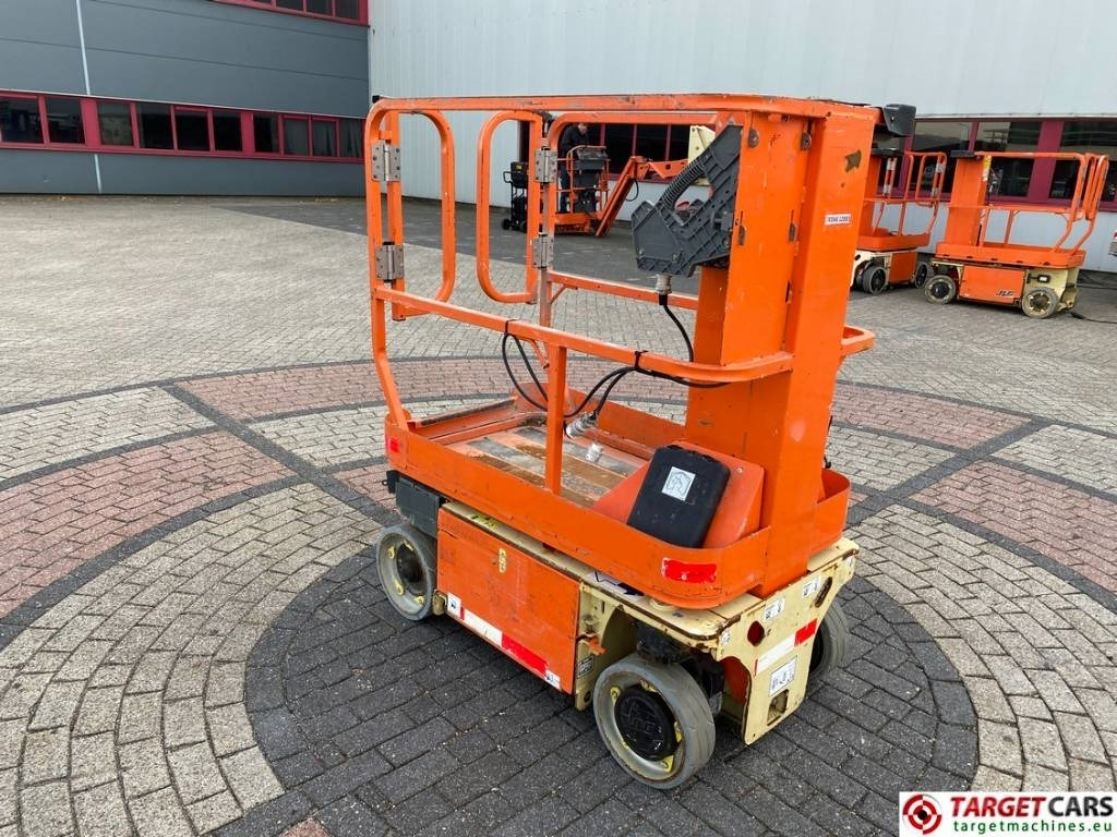 JLG 1230ES Electric Vertical Mast Work Lift 566cm - Vertical mast lift: picture 4 JLG 1230ES Electric Vertical Mast Work Lift 566cm - Vertical mast lift: picture 4