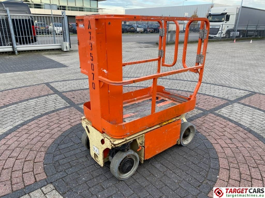 JLG 1230ES Electric Vertical Mast Work Lift 566cm - Vertical mast lift: picture 3 JLG 1230ES Electric Vertical Mast Work Lift 566cm - Vertical mast lift: picture 3