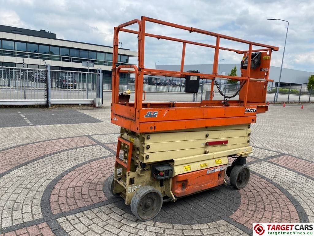 JLG 2632ES Electric Scissor Work Lift 977cm - Scissor lift: picture 3 JLG 2632ES Electric Scissor Work Lift 977cm - Scissor lift: picture 3