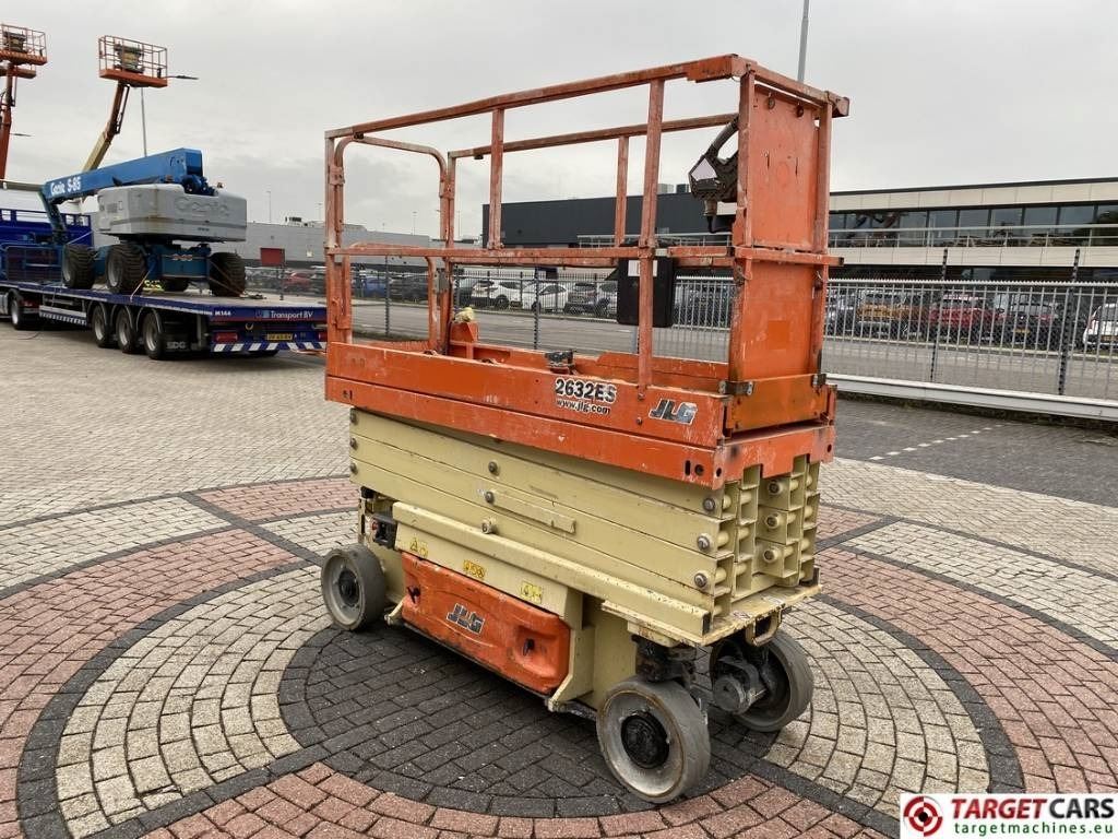 JLG 2632ES Electric Scissor Work Lift 977cm - Scissor lift: picture 2 JLG 2632ES Electric Scissor Work Lift 977cm - Scissor lift: picture 2
