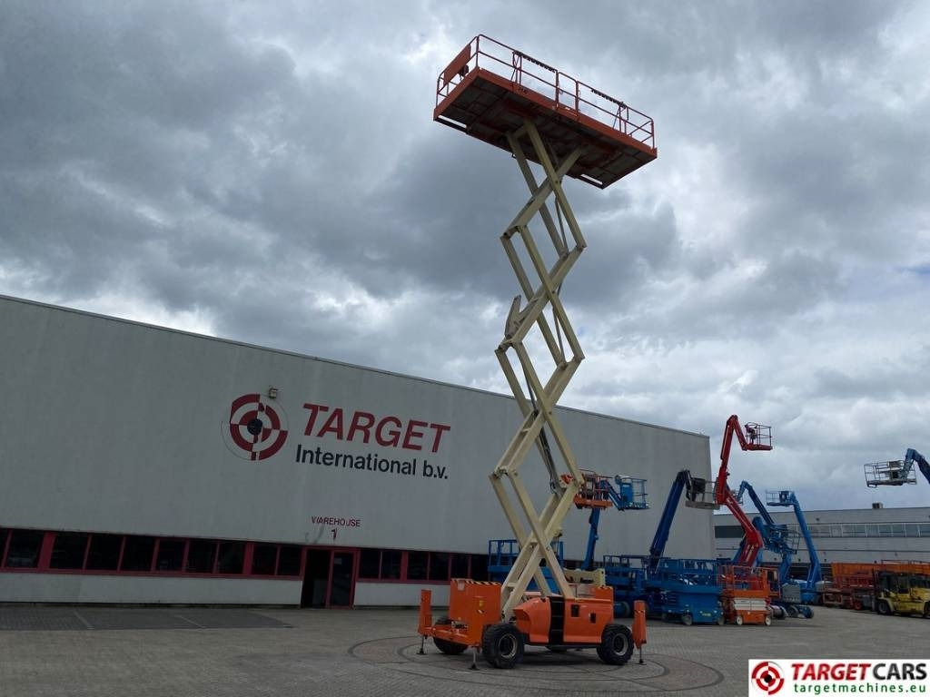 JLG 4394RT Diesel 4x4 Scissor Work Lift 1511cm - Scissor lift: picture 3 JLG 4394RT Diesel 4x4 Scissor Work Lift 1511cm - Scissor lift: picture 3