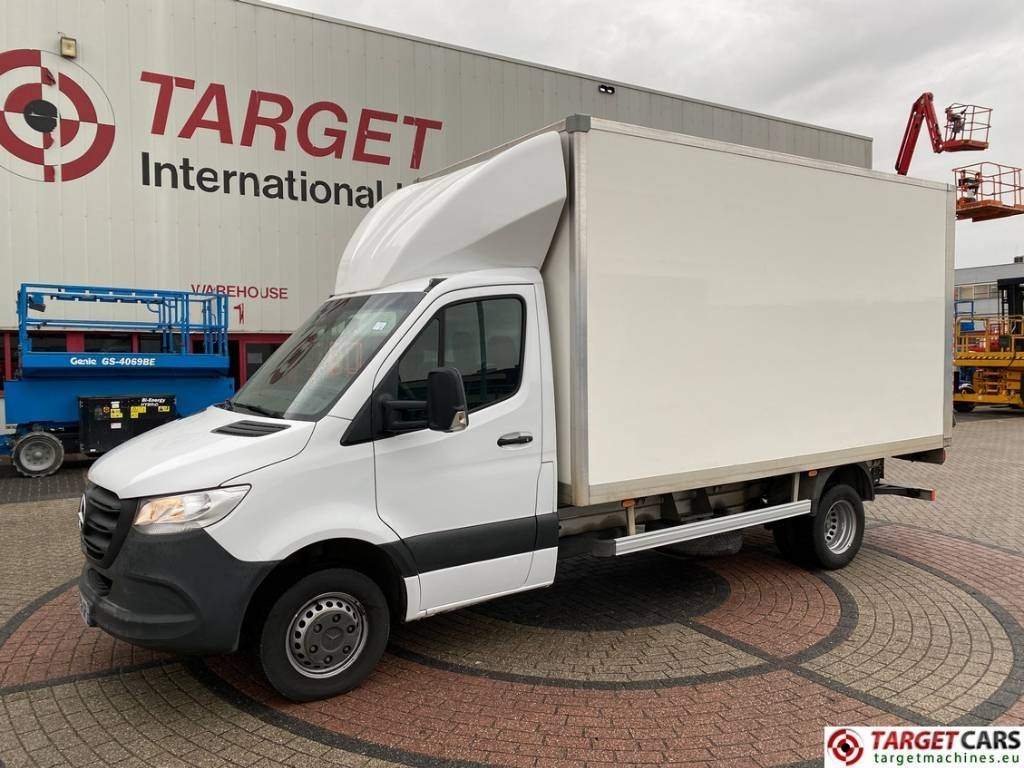 Mercedes-Benz Sprinter 515CDI Closed Box Van Taillift - Box truck: picture 1 Mercedes-Benz Sprinter 515CDI Closed Box Van Taillift - Box truck: picture 1