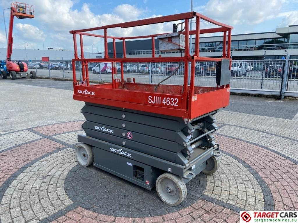 SkyJack SJ4632 Electric 4632 Scissor Work LIft 1170cm - Scissor lift: picture 2 SkyJack SJ4632 Electric 4632 Scissor Work LIft 1170cm - Scissor lift: picture 2