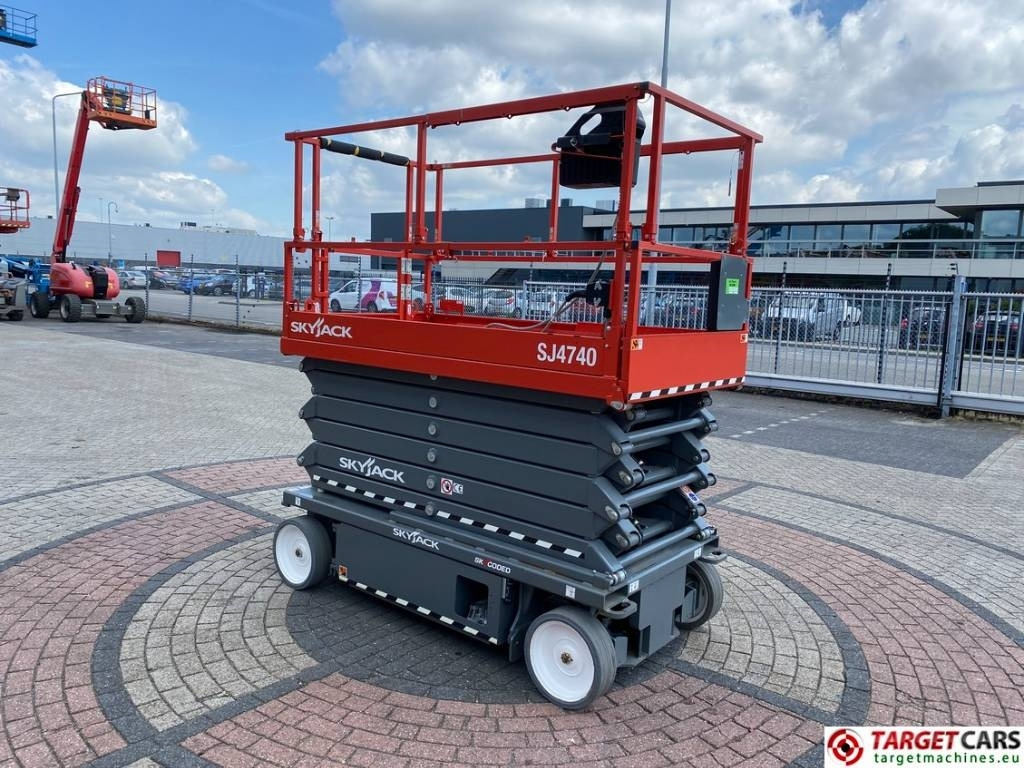 SkyJack SJ4740 Electric 4740 Scissor Work Lift 1380cm - Scissor lift: picture 2 SkyJack SJ4740 Electric 4740 Scissor Work Lift 1380cm - Scissor lift: picture 2