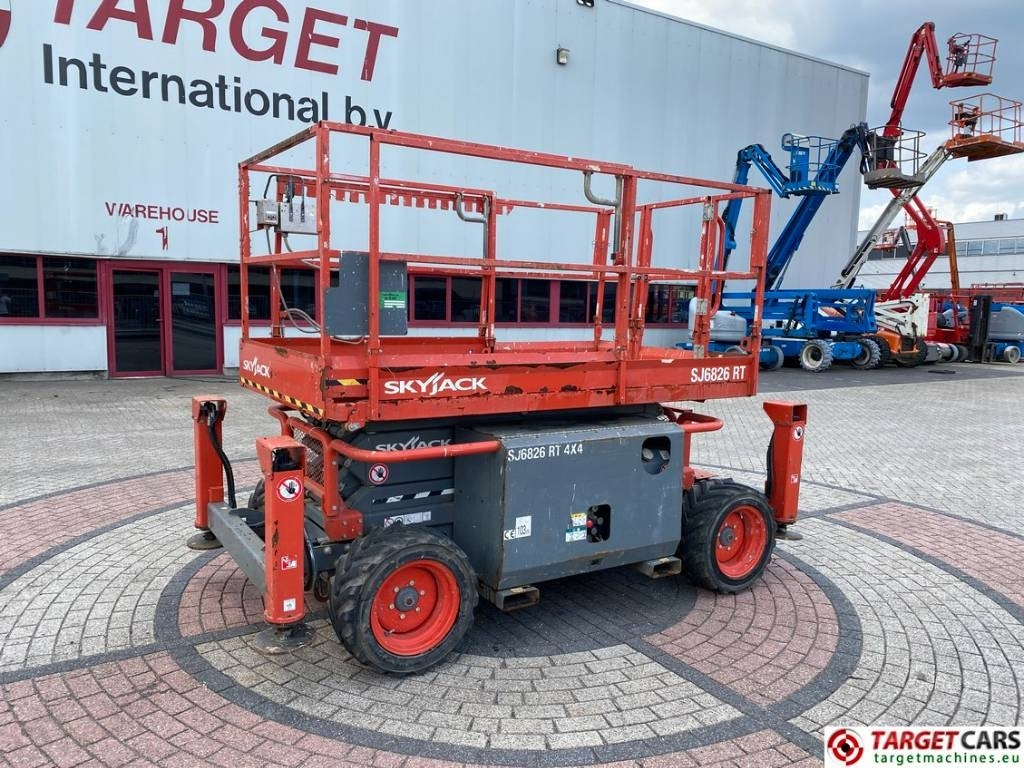 SkyJack SJ6826 RT Diesel 4x4 Scissor 6826 Work Lift 992cm - Scissor lift: picture 1 SkyJack SJ6826 RT Diesel 4x4 Scissor 6826 Work Lift 992cm - Scissor lift: picture 1