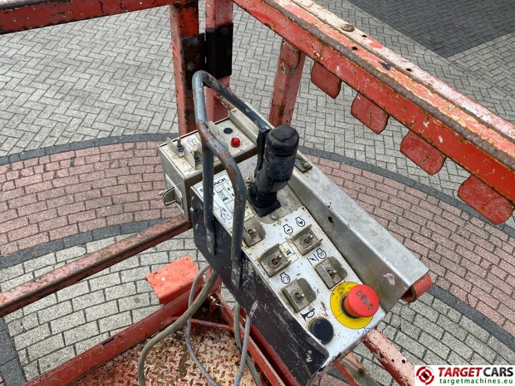 Scissor lift SkyJack SJ6832 RT Diesel 4x4 Scissor Work Lift 1180cm: picture 8
