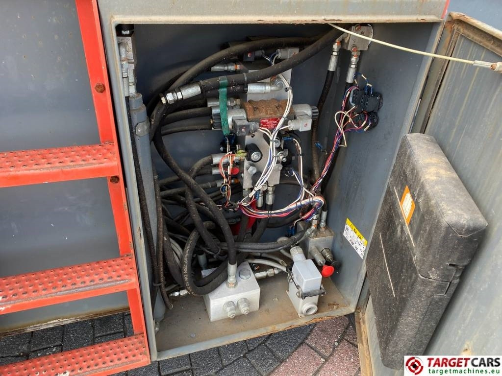 Scissor lift SkyJack SJ8841 RT Diesel 4x4 Scissor Work Lift 1430cm: picture 13